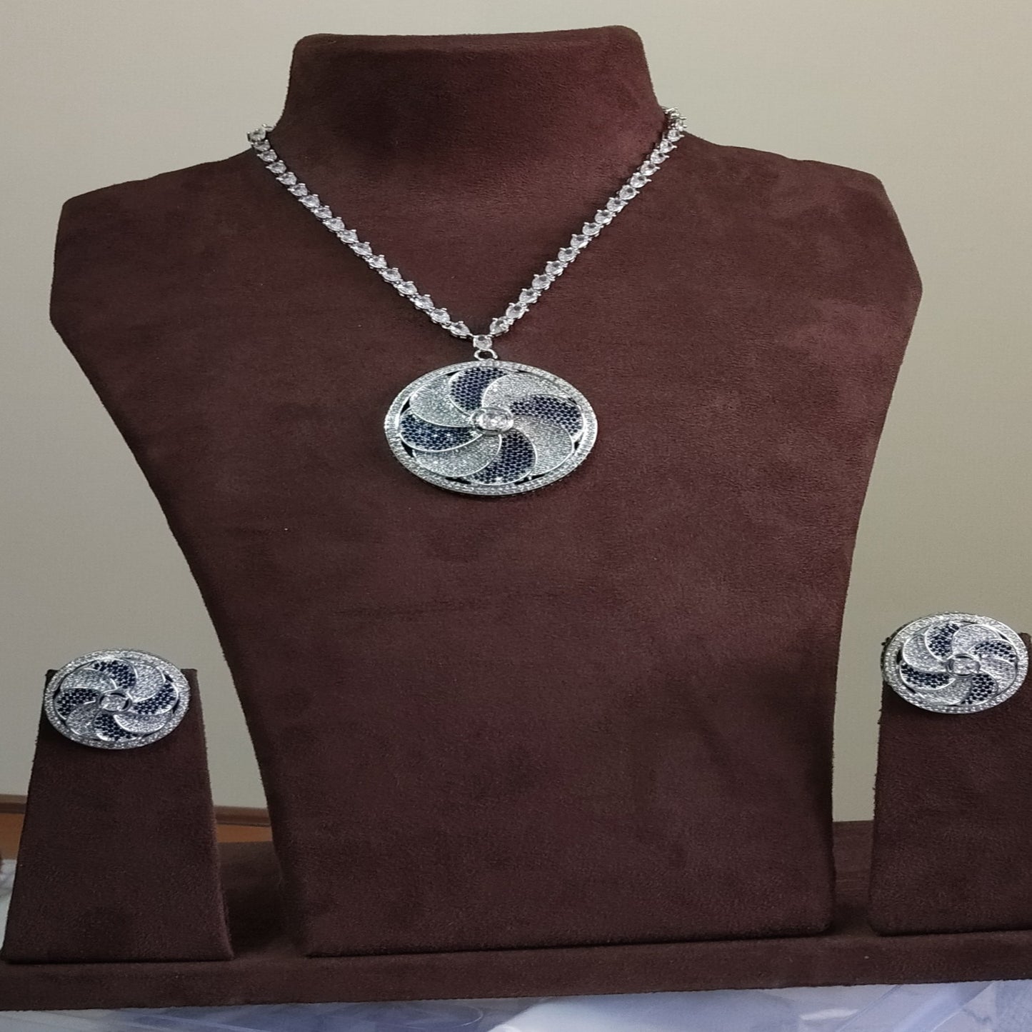 SIVARA 'Neelam Chakra' Pendant Set | Royal Blue Swirl | Cocktail Statement