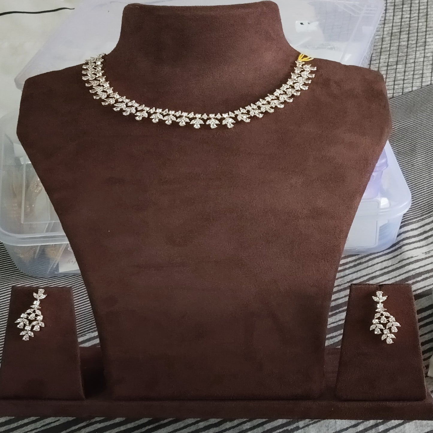 SIVARA 'Sheesh Mahal' AD Necklace | Diamond Like Cluster