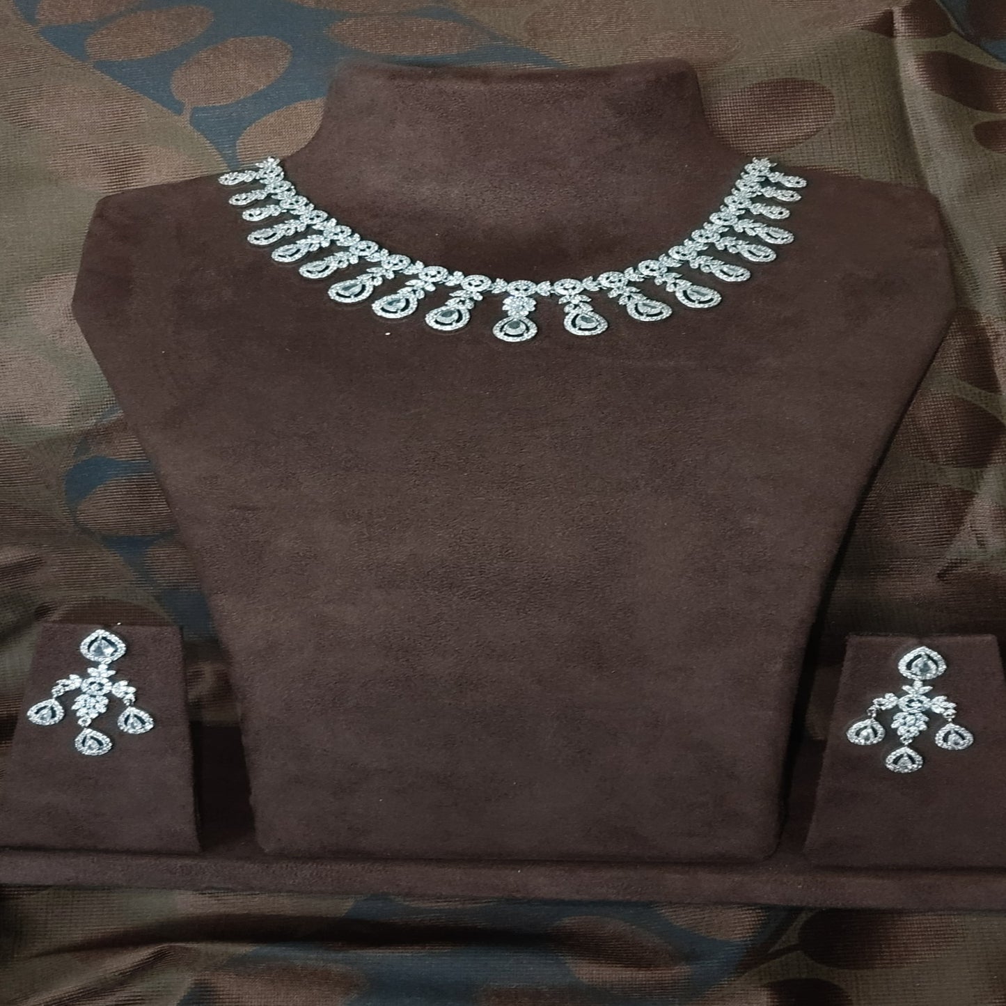 SIVARA Diamond Teardrop Cascade | Regal Halo Fringe | All-White Bridal Necklace Set