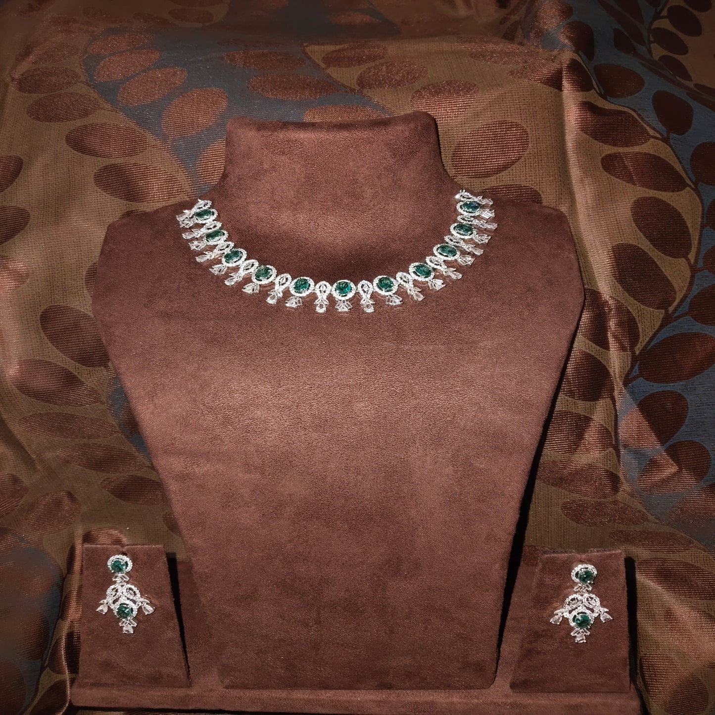 SIVARA 'Regal Garnet' Halo Necklace Set